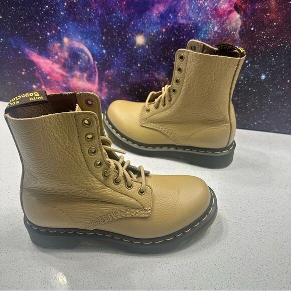 NEW Dr. Martens Women's 1460 Pascal Virginia Leather Boots Savannah Tan Sz 6 US - Picture 7 of 8